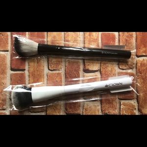 Two (2) New Crown Blush Brushes👑